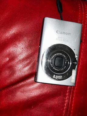 Canon IXUS 80 IS Silver 8.0MP Compact Digital Camera
